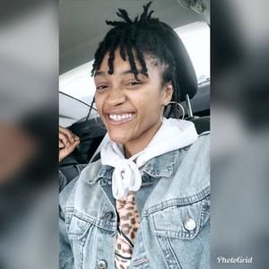 Meet your Posher, Nia